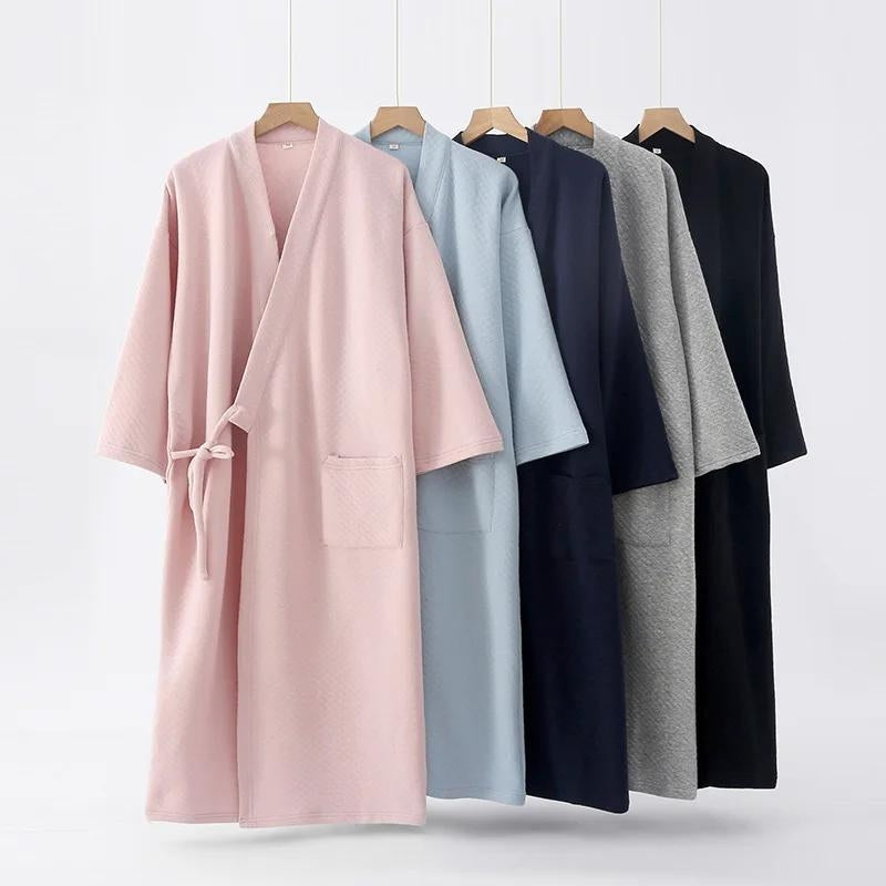 Peignoir kimono de couleur gris clair en matière coton pour femme