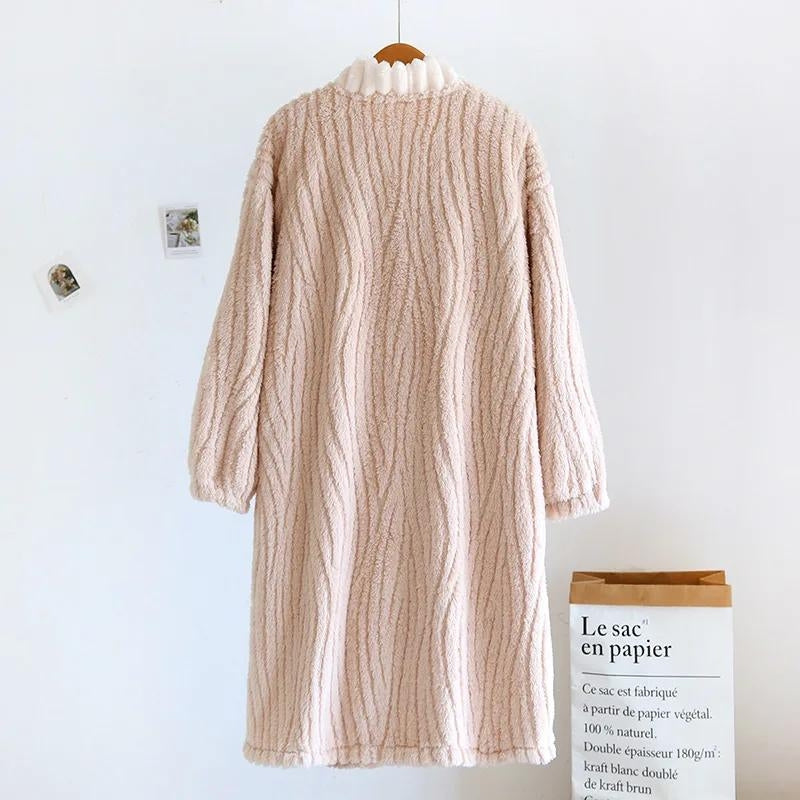 Robe de chambre douillette de couleur rose clair pour femme